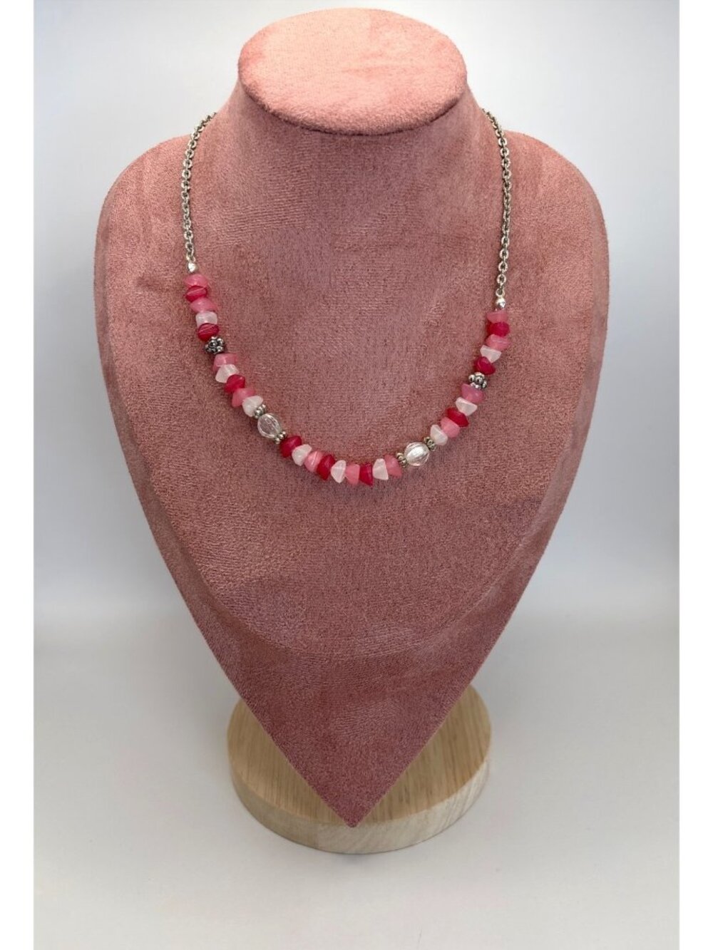 Avon Vintage Silver Tone 20" Necklace with Pink & White Chipped Beads
